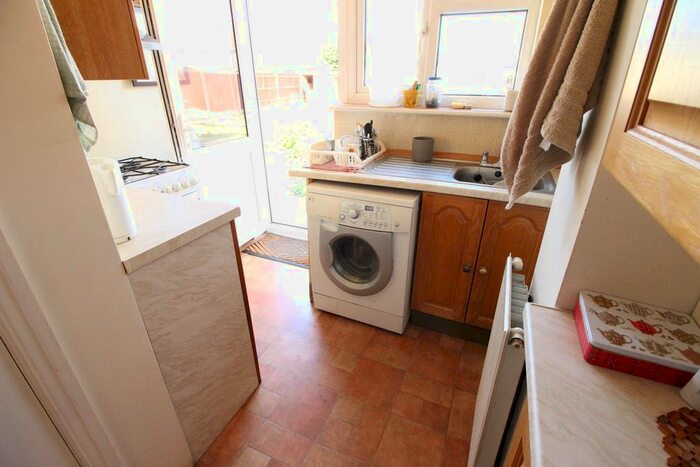 1 Bedroom Studio To Rent In Hatton Road, Feltham, TW14