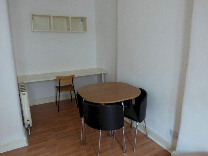 1 Bedroom Flat To Rent In Gorgie Road, Gorgie, Edinburgh, EH11