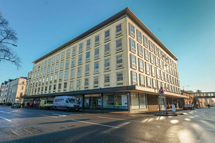 2 Bedroom Apartment To Rent In The Space, Clarendon Avenue, CV32