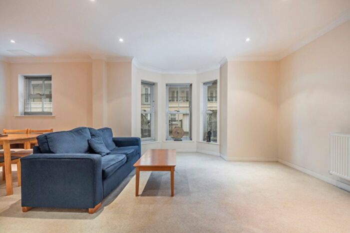 2 Bedroom Flat To Rent In Canal Boulevard, Camden, NW1