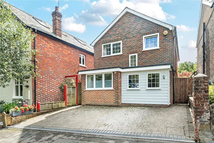 3 Bedroom Detached House For Sale In Lower Road, Grayswood, Haslemere, Surrey, GU27