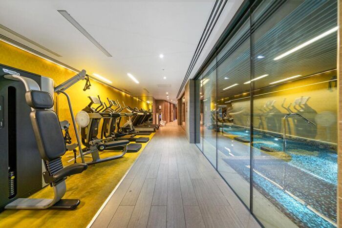 2 Bedroom Apartment To Rent In Chronicle Tower, B City Road, London, EC1V