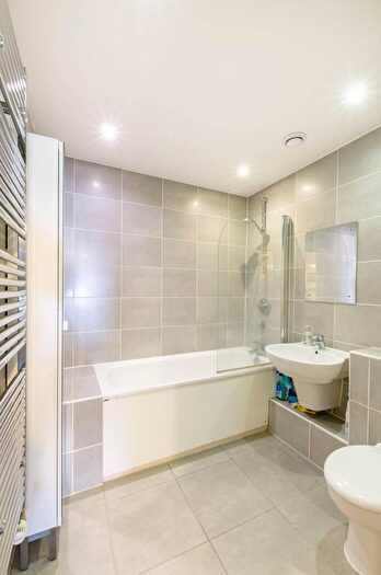 1 Bedroom Flat To Rent In St Pancras Way, St Pancras, London, NW1
