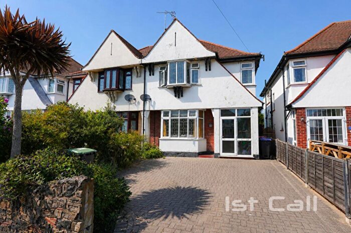 3 Bedroom Semi-Detached House For Sale In Woodgrange Drive, Southend On Sea, SS1