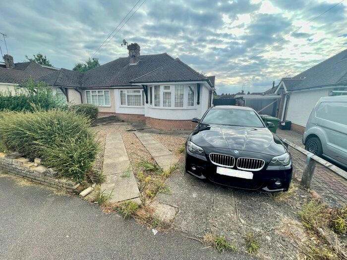 2 Bedroom Bungalow To Rent In Shakespeare Road, Luton, LU4