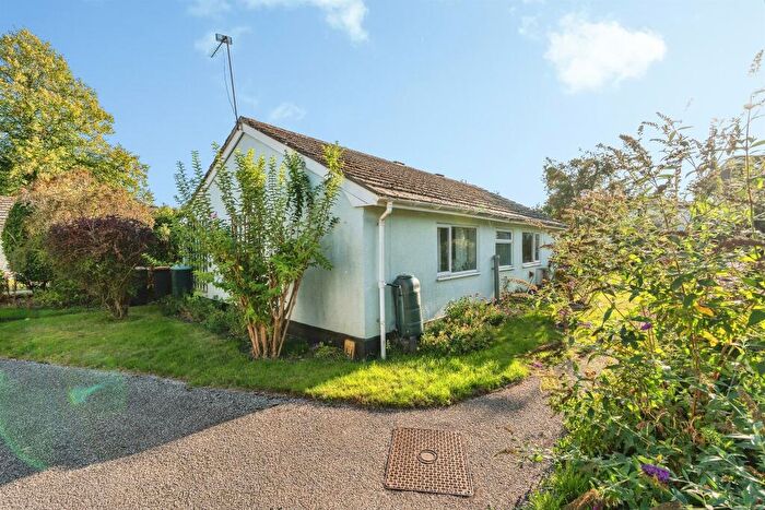 2 Bedroom Semi-Detached Bungalow For Sale In Lansdowne Gardens, Romsey, SO51