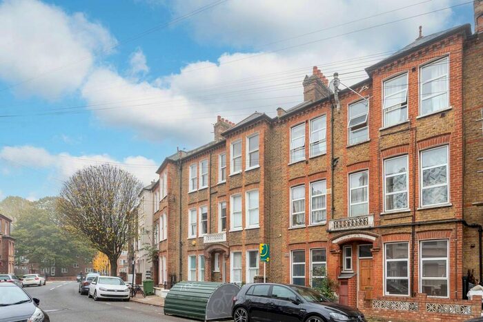 1 Bedroom Flat To Rent In Tremadoc Road, Clapham High Street, London, SW4