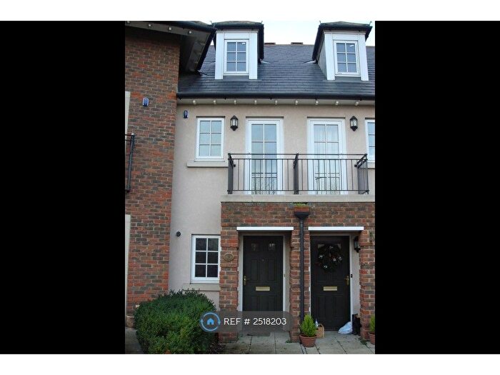 2 Bedroom Terraced House To Rent In Hyndford Cresent, Greenhithe, DA9