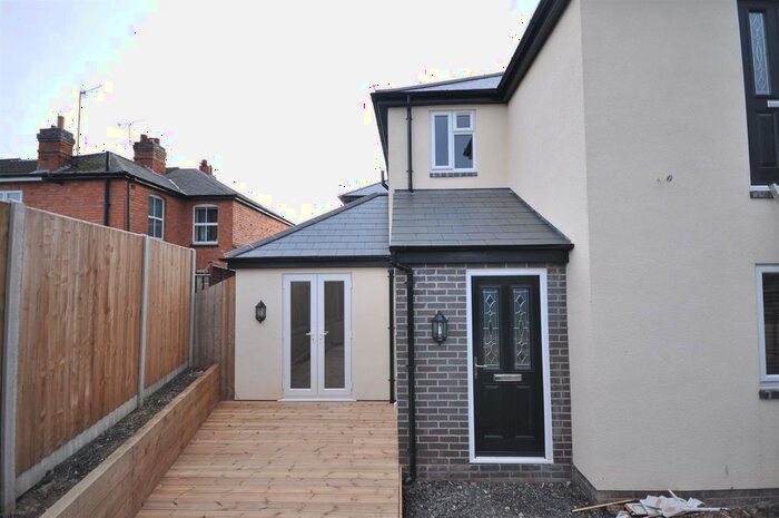 2 Bedroom Flat To Rent In Upper Howsell Road, Malvern, WR14