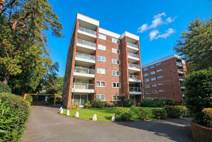 2 Bedroom Flat For Sale In Lindsay Road, Poole, BH13