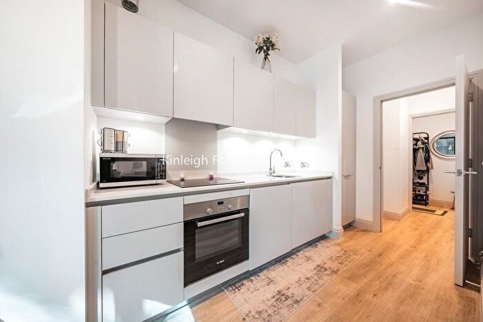 1 Bedroom Flat To Rent In Chiswick High Road, Chiswick, London, W4