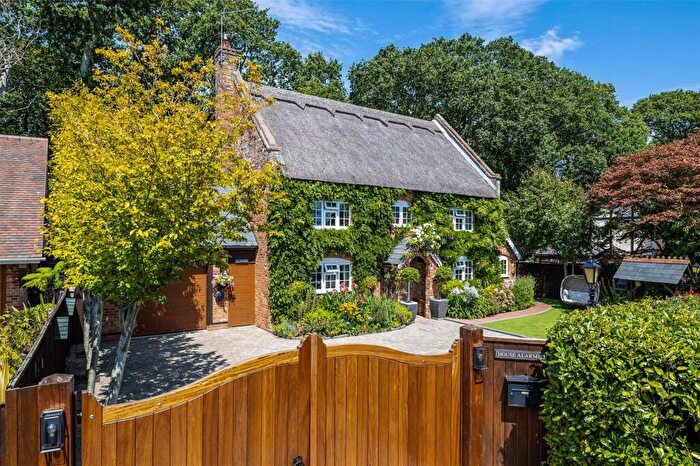 5 Bedroom Detached House For Sale In Woodside Lane, New Milton, Hampshire, BH25