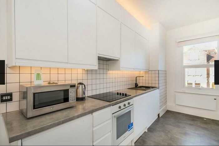 1 Bedroom Flat To Rent In Moreton Road, South Croydon, CR2