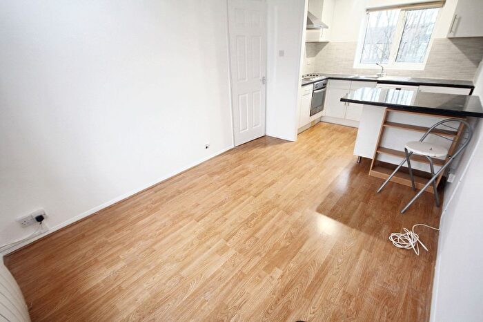 1 Bedroom Flat To Rent In Copthorne Mews, Hayes, UB3
