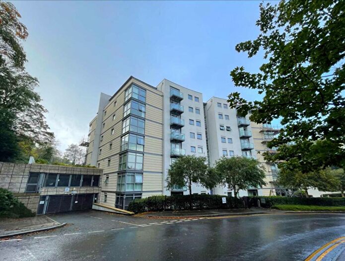 2 Bedroom Flat To Rent In St Peters Road, Bournemouth, BH1