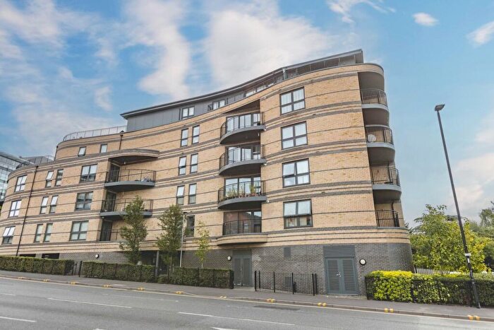 2 Bedroom Apartment For Sale In Windsor Road, Slough, SL1