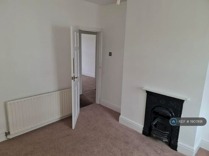 3 Bedroom Semi-Detached House To Rent In Belgrave Road, Halesowen, B62