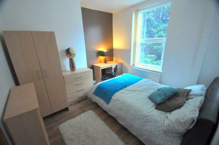 3 Bedroom Terraced House To Rent In Pearson Grove, Hyde Park Leeds, LS6