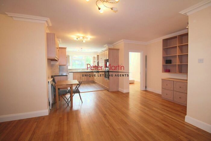 2 Bedroom Apartment To Rent In Beechcroft Avenue, Golders Green, NW11