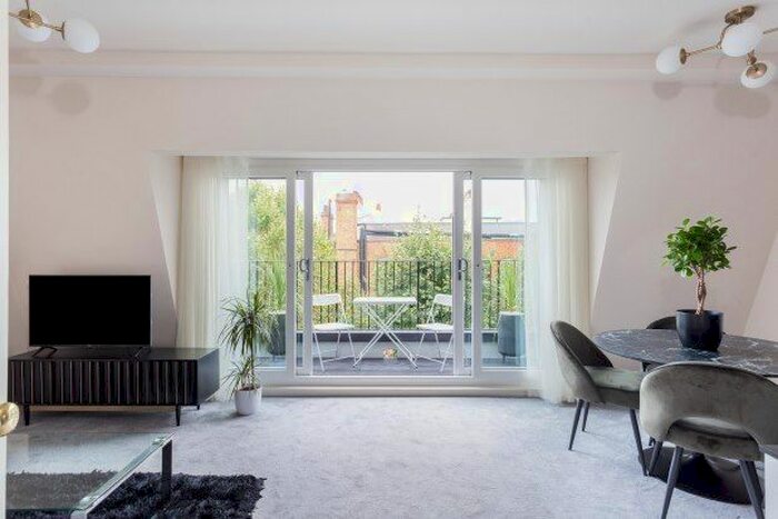 2 Bedroom Flat To Rent In Nevern Square, London, SW5