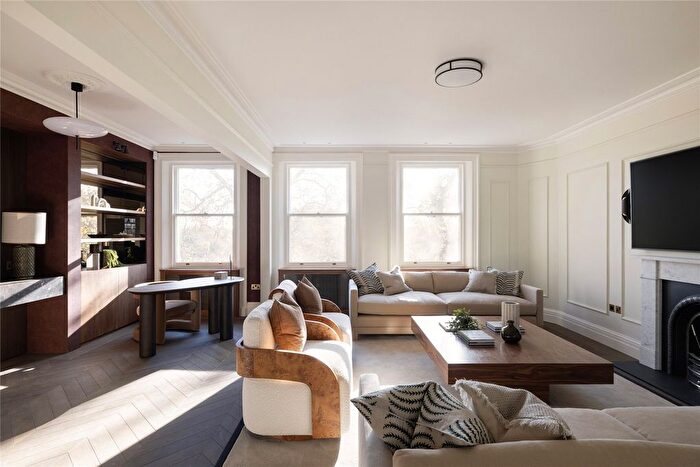 3 Bedroom Flat To Rent In Marlborough Gate House, London, W2