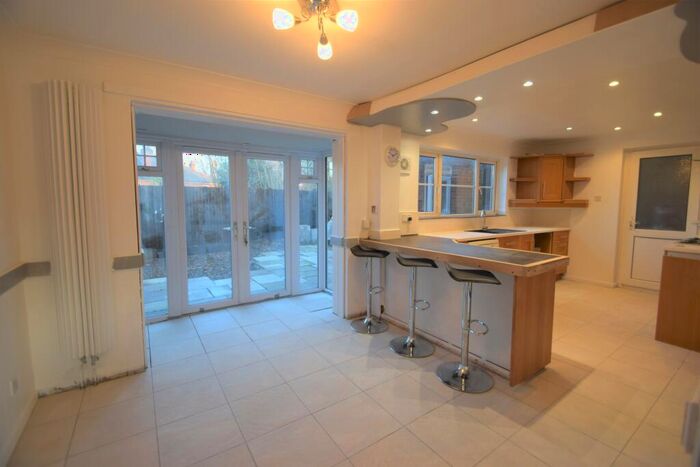 3 Bedroom Detached House To Rent In Dolphin Hill, Twyford, Winchester, Hampshire, SO21