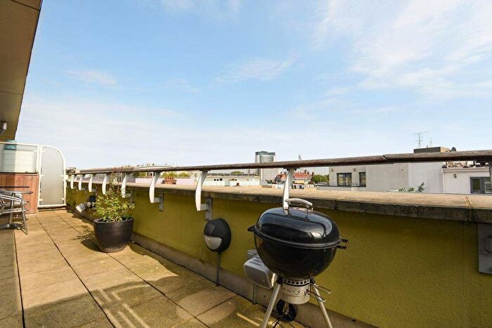 3 Bedroom Flat For Sale In Farm Lane, London, SW6