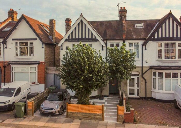 4 Bedroom Semi-Detached House To Rent In Bellingham Road, Catford, London, SE6