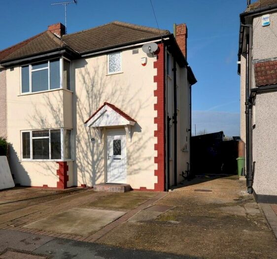 3 Bedroom Semi-Detached House To Rent In Lancaster Drive, Hornchurch RM12
