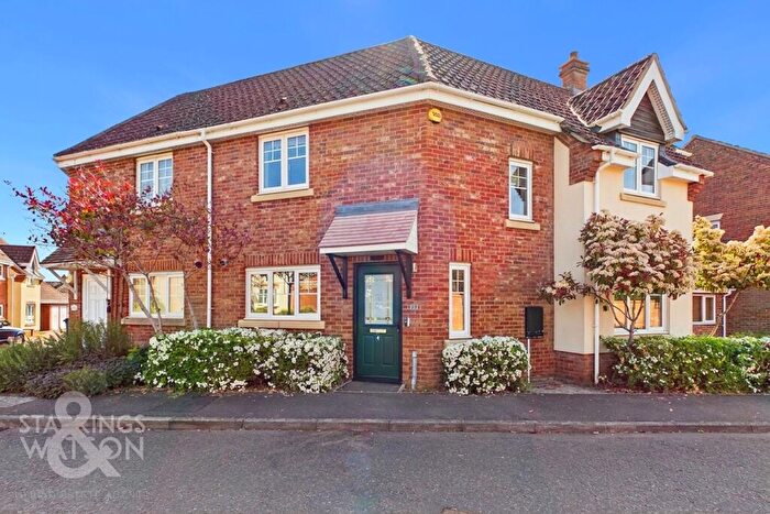 3 Bedroom Semi-Detached House For Sale In Grebe Drive, Chedgrave, Norwich, NR14