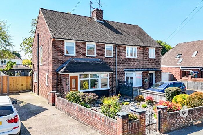 3 Bedroom Semi-Detached House For Sale In Finch Road, Earley, RG6