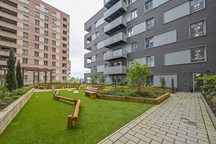 2 Bedroom Flat To Rent In Nautilus Apartments, Jam Lane, Canning Town, London, E16