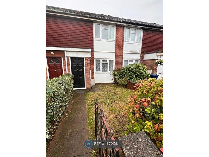 2 Bedroom Terraced House To Rent In Bryant Close, Barnet, EN5