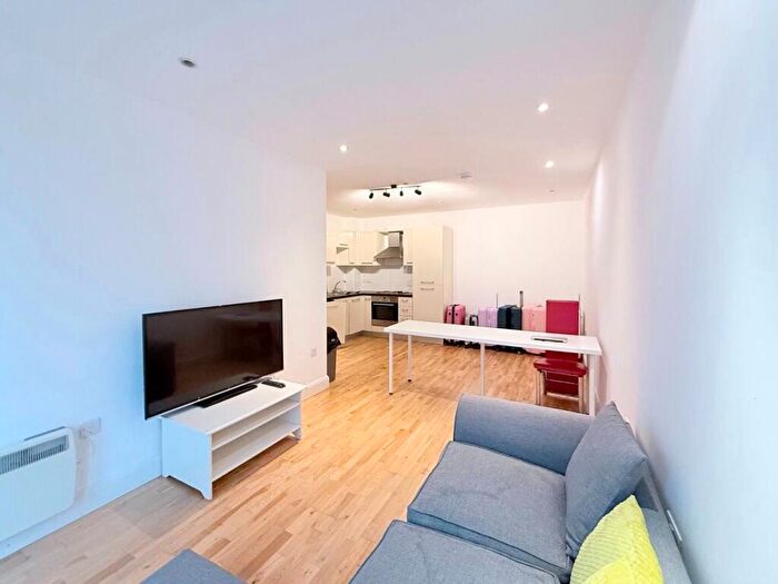 2 Bedroom Apartment For Sale In Bridge House, West Croydon, CR0