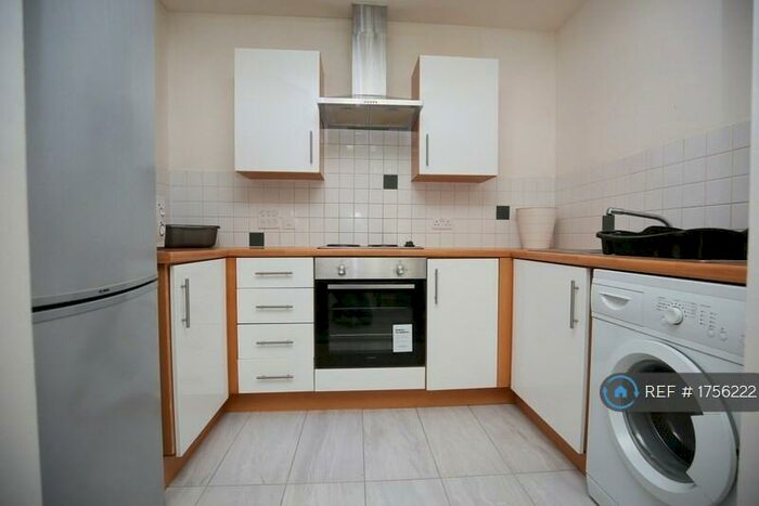 2 Bedroom Flat To Rent In Hever Hall, Coventry, CV1