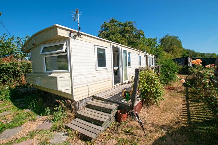 2 Bedroom Property To Rent In Pick Hill, Horam, TN21