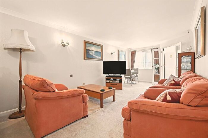 2 Bedroom Flat For Sale In Acorn Court, High Street, Waltham Cross, EN8