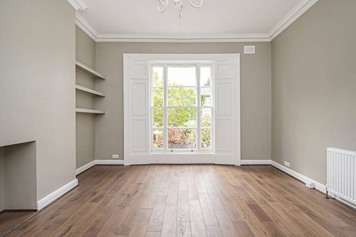 1 Bedroom Flat To Rent In Victoria Park Road, Victoria Park, London, E9