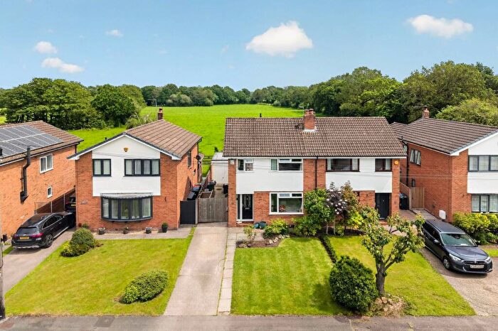 3 Bedroom Semi Detached House For Sale In Keats Lane, Wincham, CW9