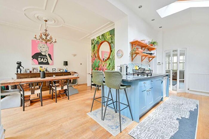 5 Bedroom Property To Rent In Wavendon Avenue, W4