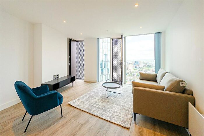 2 Bedroom Apartment To Rent In Thr, New Jackson Neighbourhood, EE60