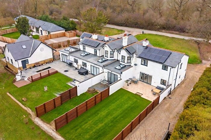 3 Bedroom End Of Terrace House For Sale In Aimes Green, Waltham Abbey, EN9