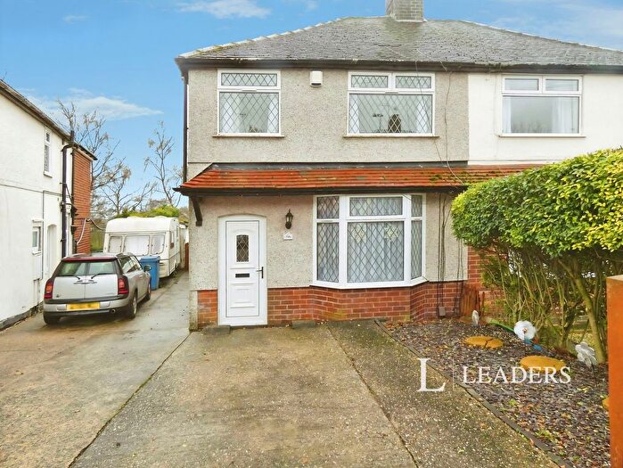 3 Bedroom Semi-Detached House For Sale In Woodland Drive, Mansfield, Nottinghamshire, NG18