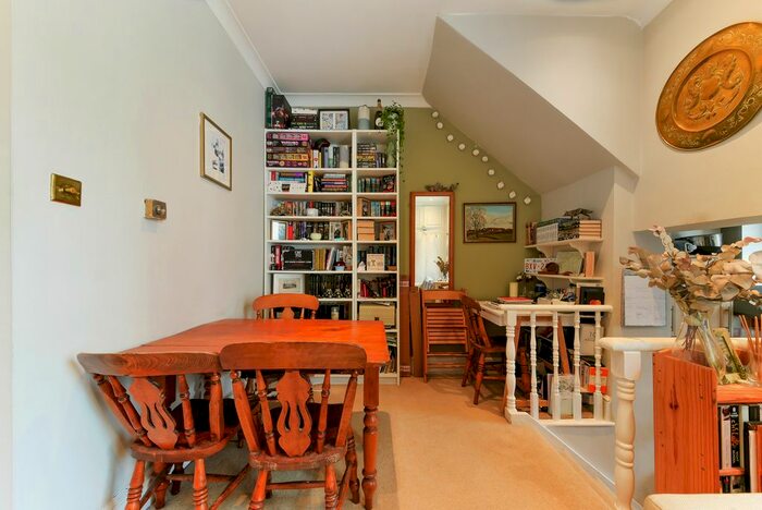 1 Bedroom Flat To Rent In Huguenot Terrace, SW18