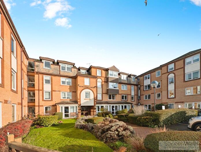 1 Bedroom Apartment For Sale In Newcomb Court, Stamford, PE9