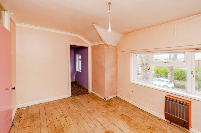 3 Bedroom Terraced House For Sale In Kent Street, Walsall, West Midlands, WS2