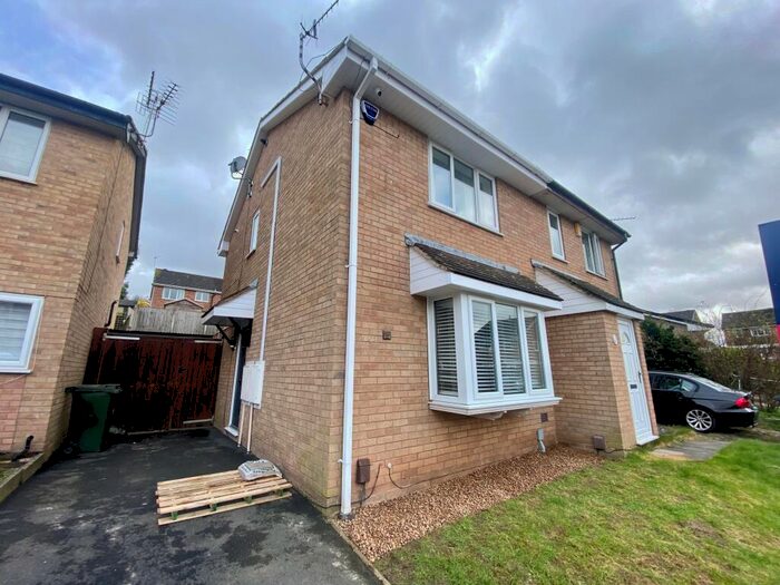 2 Bedroom House To Rent In Quantock Close, Warren Hill, NG5