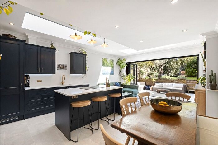 3 Bedroom Terraced House For Sale In Chelsham Road, London, SW4