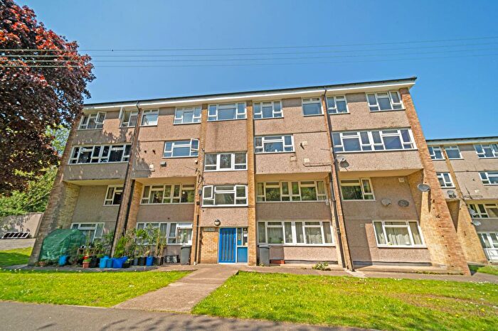 3 Bedroom Maisonette For Sale In Viaduct Court, Lower Cwm, NP4