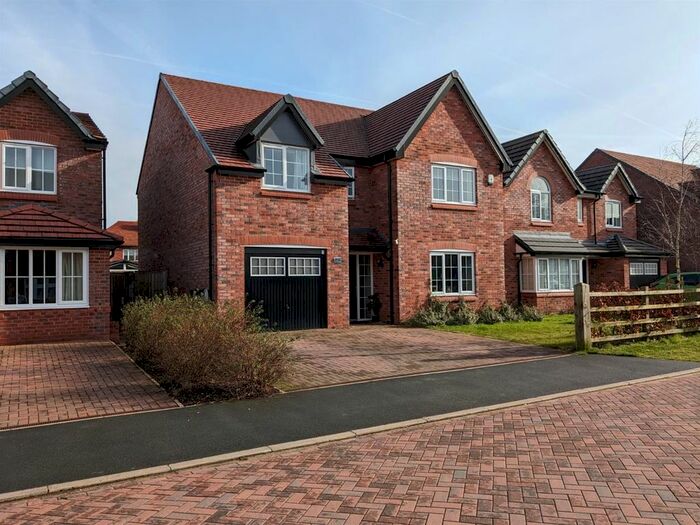 4 Bedroom Detached House For Sale In Wildings Grove, Davenham, Northwich, CW9